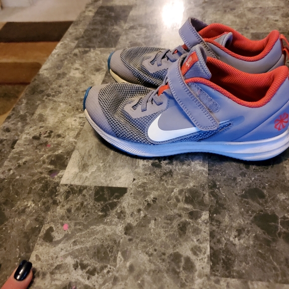 Boys nike shoes - Picture 5 of 5